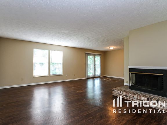 3rd image of 7540 Crickwood Ln