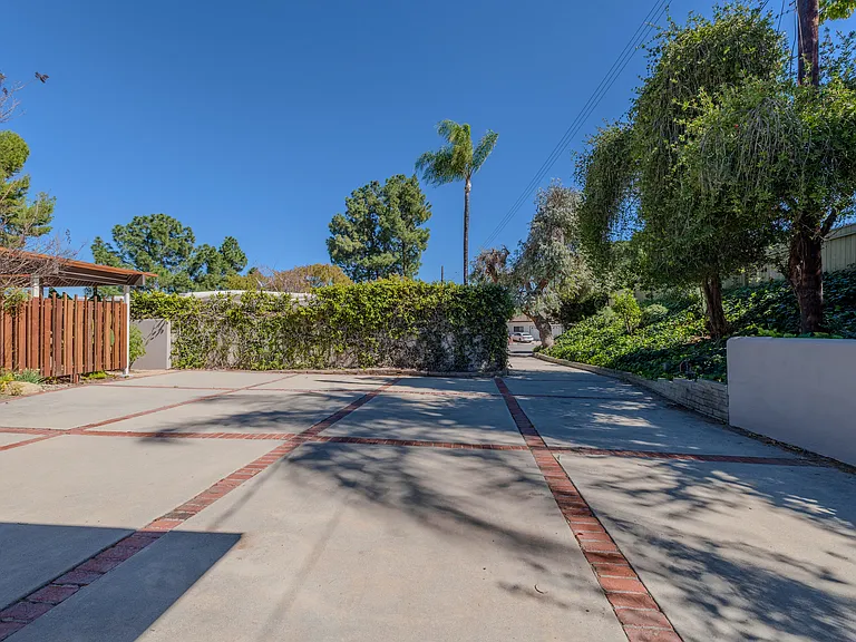 16703 Alginet Pl — Photo 49