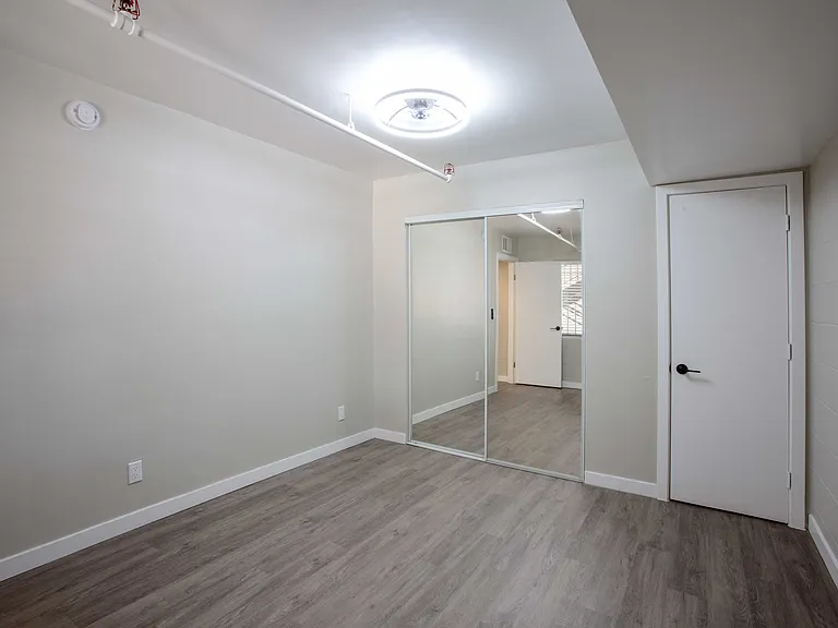 University Lofts — Photo 19