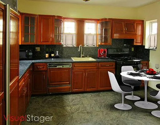 Sold by Anna Pinto Realty | media 7