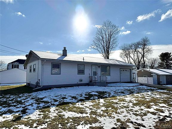 2nd image of 521 Buchanan Rd