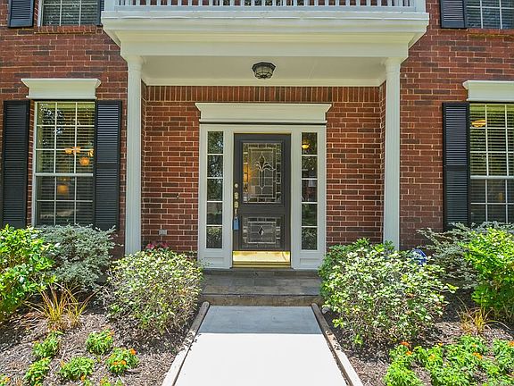 3rd image of 6514 Lussier Dr