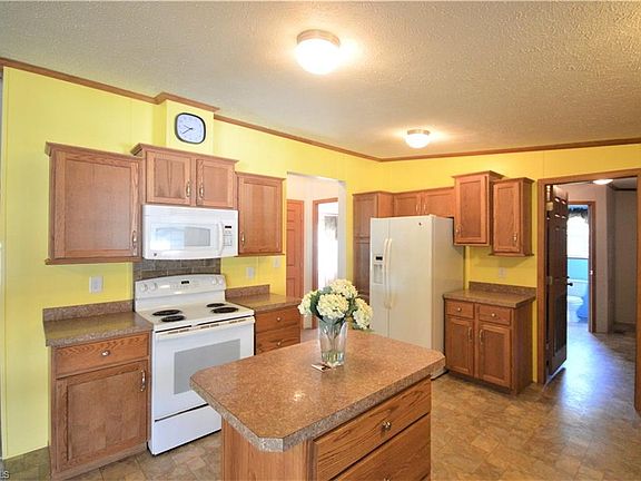 5th image of 4 Chestnut Ln #4