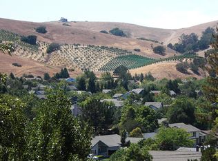 221 Purrington Rd, Petaluma, CA 94952