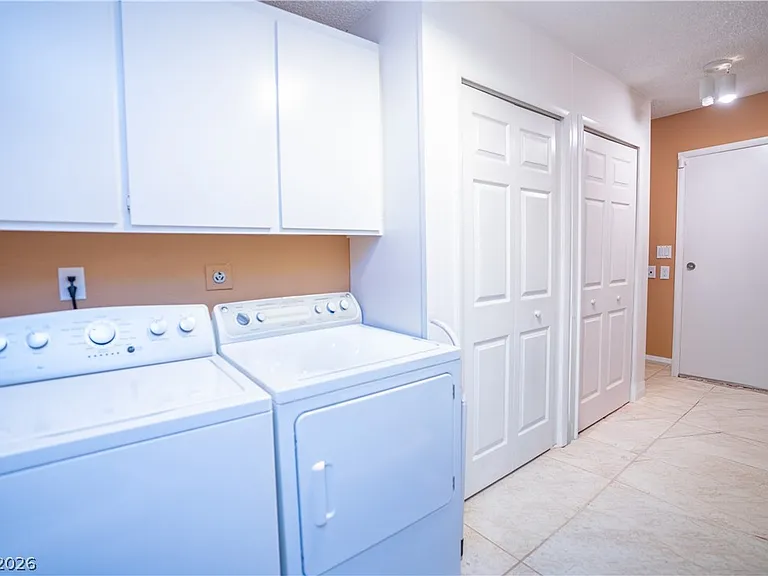 2451 Domingo St — Photo 10