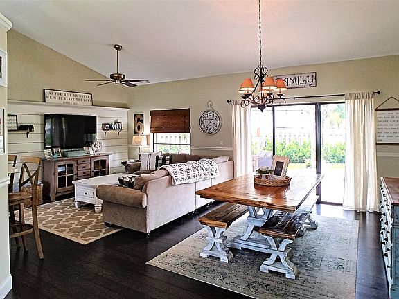 5th image of 70 Cedar Ln