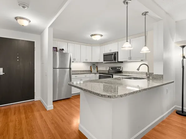 30 Daniels St APT 203, Malden, MA 02148
