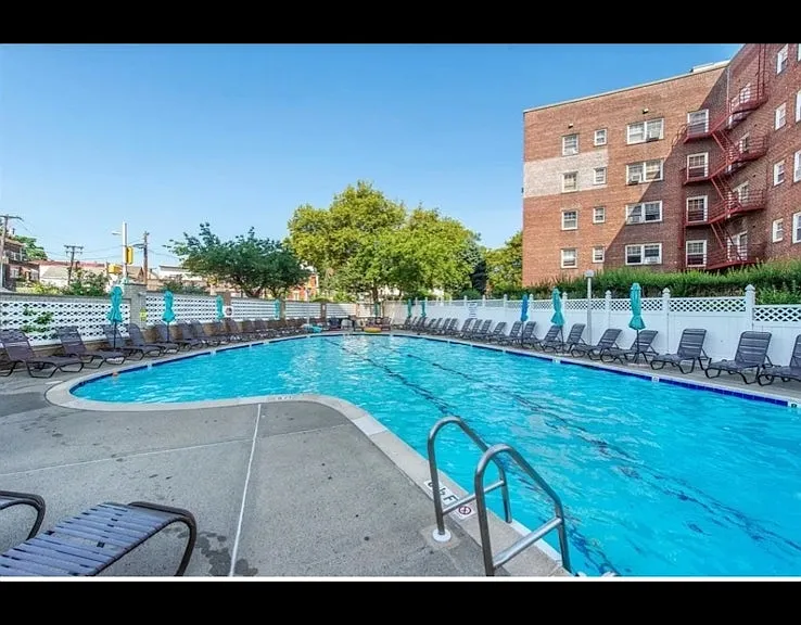 7100 John F Kennedy Blvd E — Photo 4