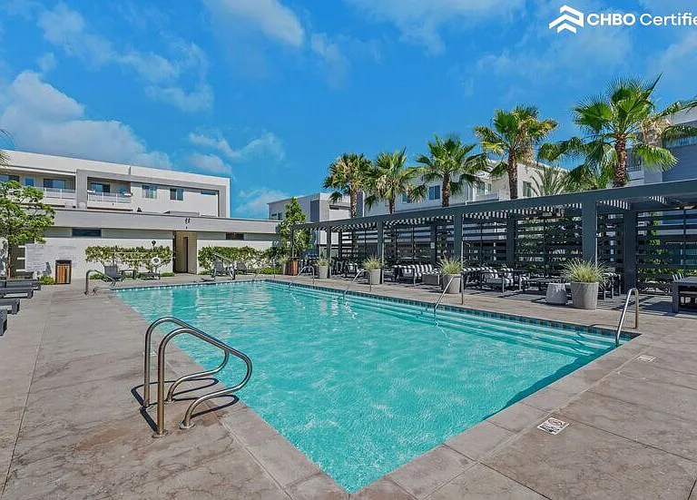 Resort-style Pool, 2 BBQs, Fire Pit, Jacuzzi, Long Chairs