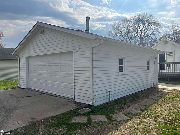 5th image of 901 4th St