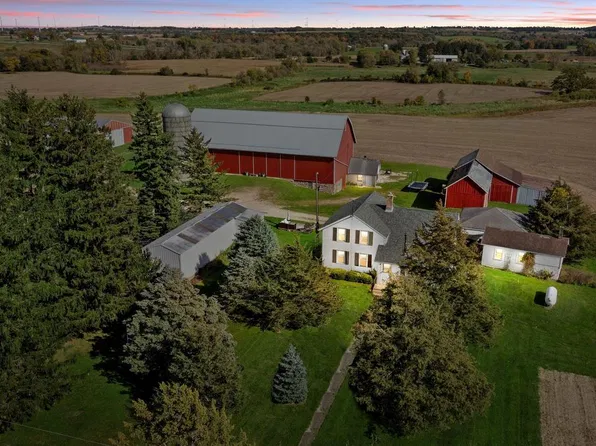 N5050 Brown ROAD, Iron Ridge, WI 53035