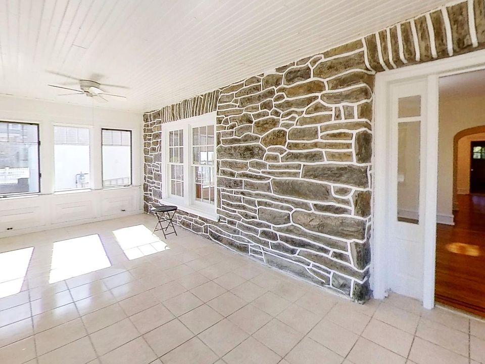 Screened-In Porch