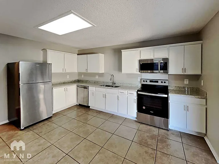 9703 Cameron Crk — Photo 7