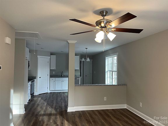 4th image of 1326 Hill St
