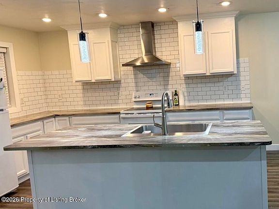 3rd image of 1141 Jerry Ln