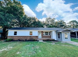 1645 Flintshire Rd, Fayetteville, NC 28304
