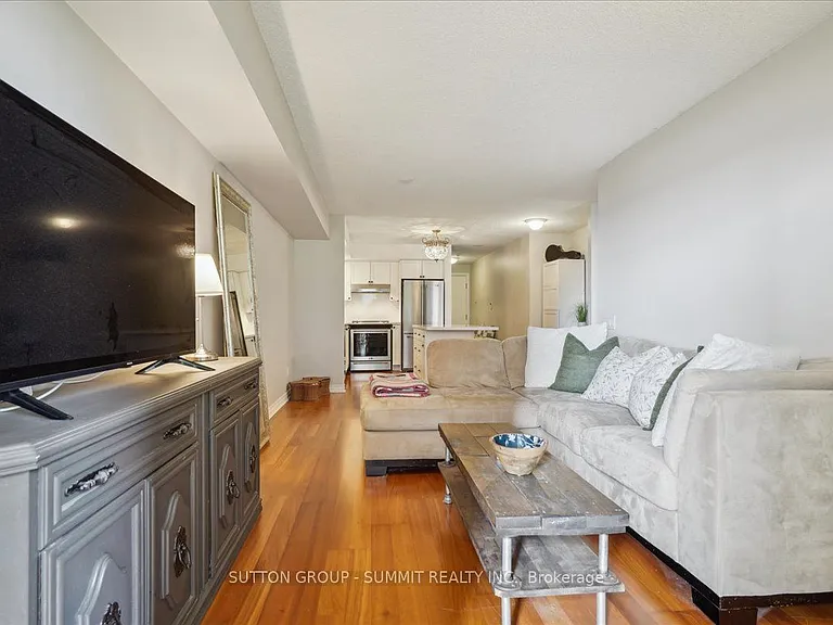 5229 Dundas St W #511 — Photo 11