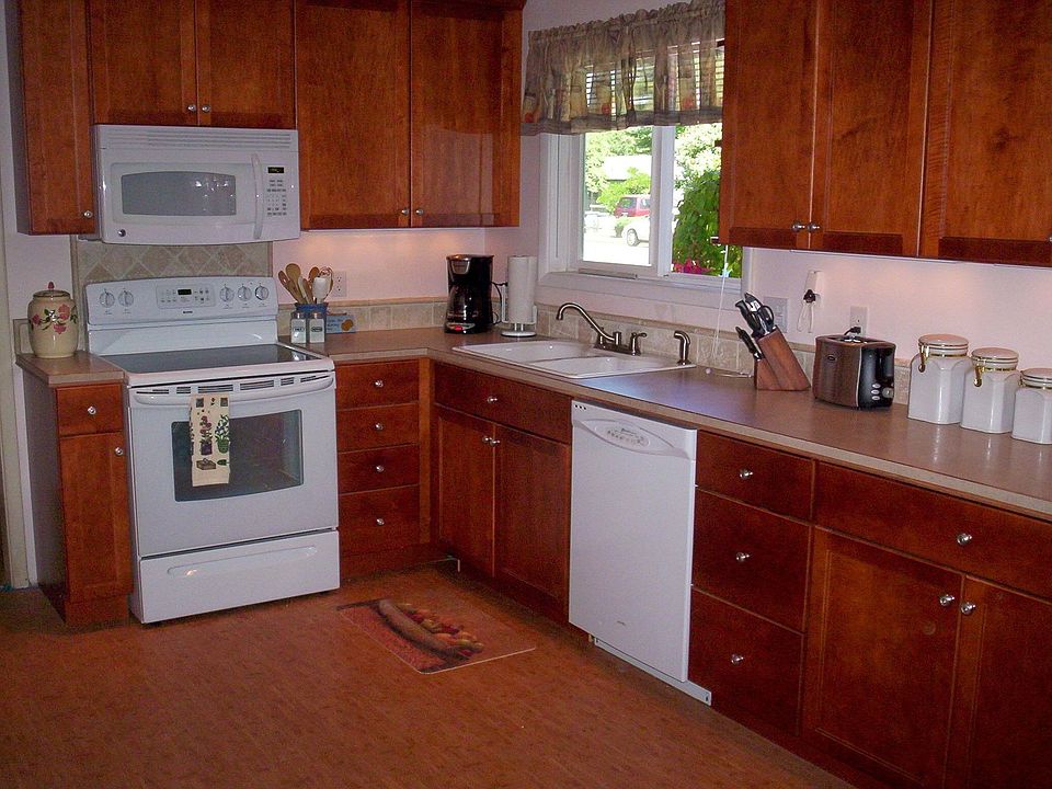 Newly Remodeled Kitchen