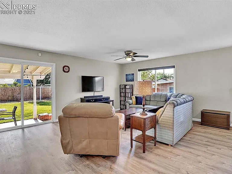 513 Rose Dr — Photo 11