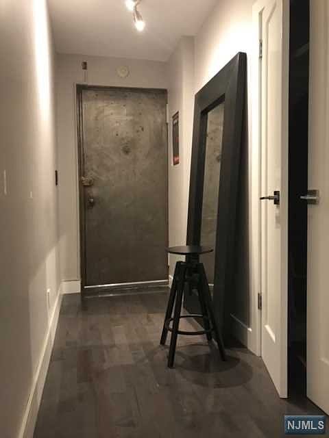 1st image of 410 Park Pl APT 2B