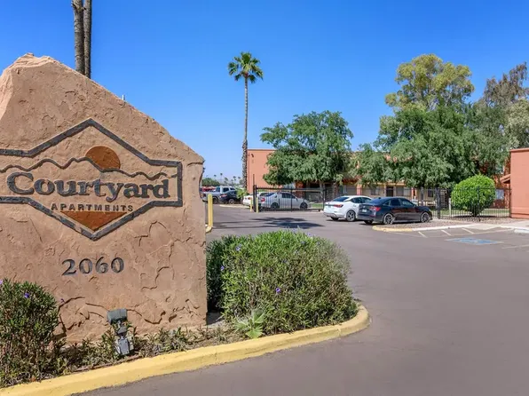 Courtyard Apartments