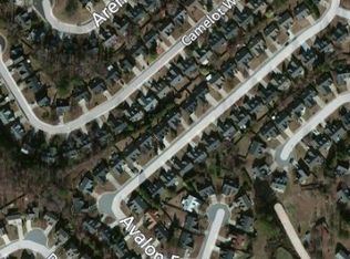 2950 Camelot Woods Dr, Lawrenceville, GA