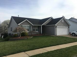 800 Fall Crown Ln, Fenton, MO