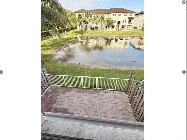 3 bed, 2.5 bath, 1783 sqft, $4,100 — Photo 4