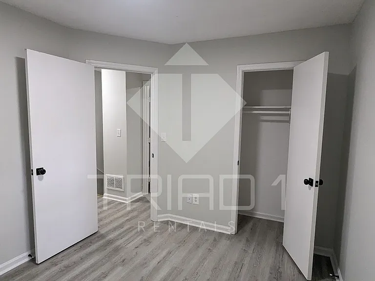 Mosby Townhouses - G — Photo 58
