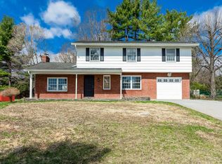 124 Edgehill Dr, Wappingers Falls, NY 12590