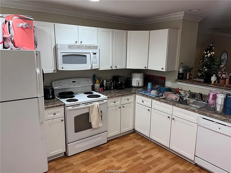 1725 Harvey Mitchell Pkwy S #1732 — Photo 4