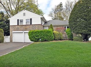 316 Cambridge Ave, Garden City, NY 11530