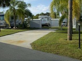 1120 Coconut Ln, Bowling Green, FL 33834