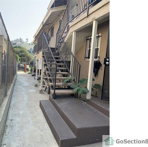 1st image of 125 Union Pl APT 3