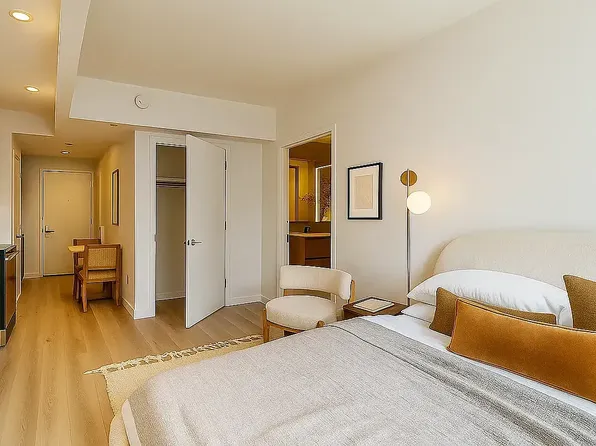 77 Commercial Street image 1 of 8