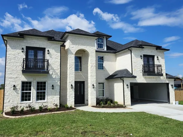 1714 Mackey Dr, Dickinson, TX 77539