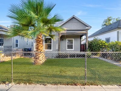 2401 E Thomas Ave, Fresno, CA, 93701