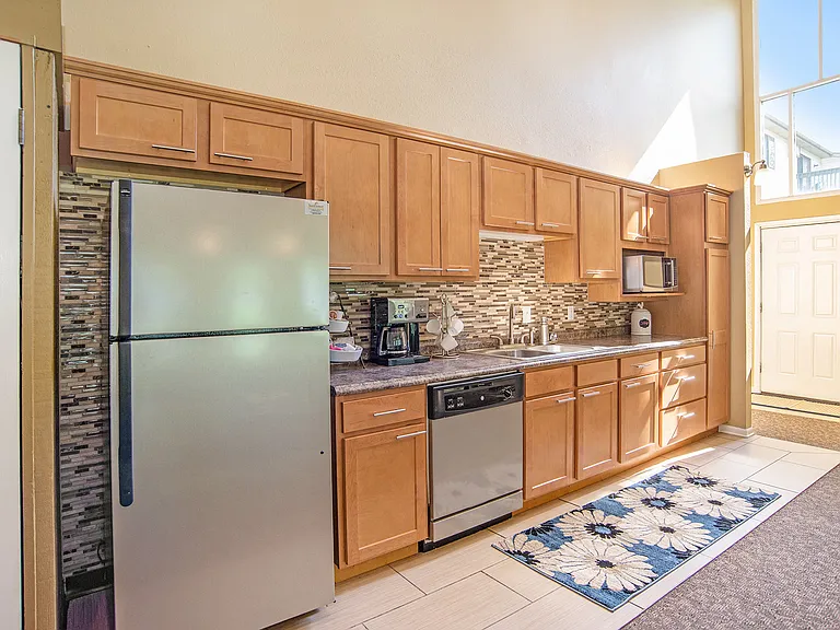 Sunflower Apartments — Photo 9