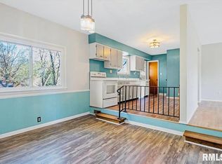 23 Eton Ct, Springfield, IL 62702