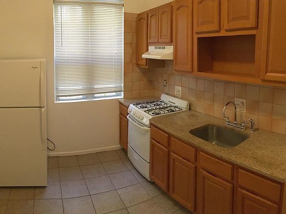 2nd image of 3237 44th St APT 1F