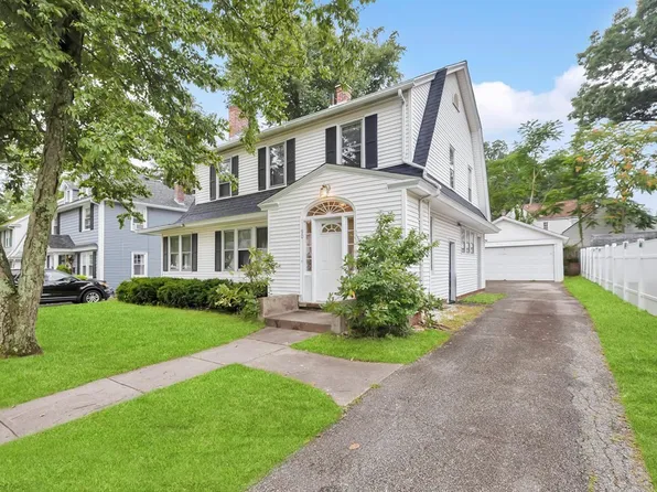 90 Rockland St, Springfield, MA 01118