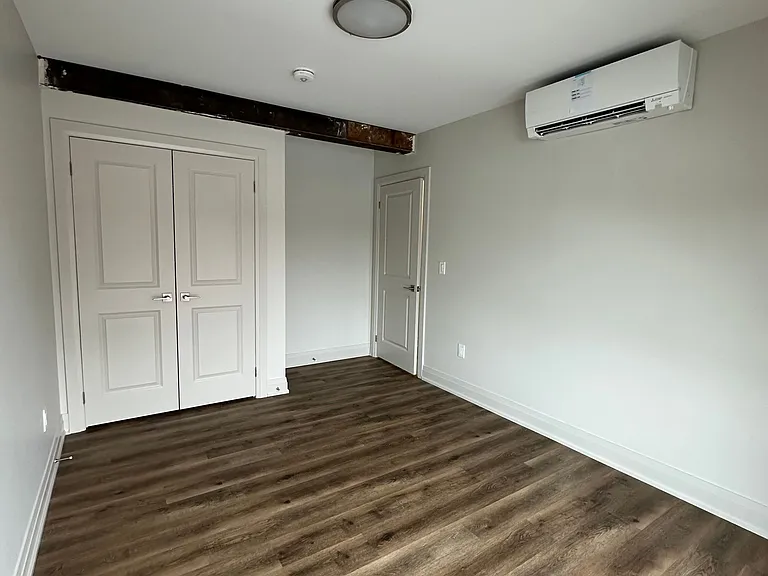 837 King St E #201 — Photo 14