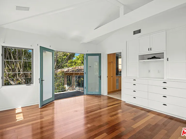 16820 W Sunset Blvd — Photo 14
