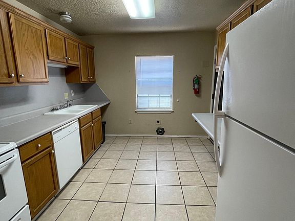 5th image of 1106 NW Columbia Ave APT 9