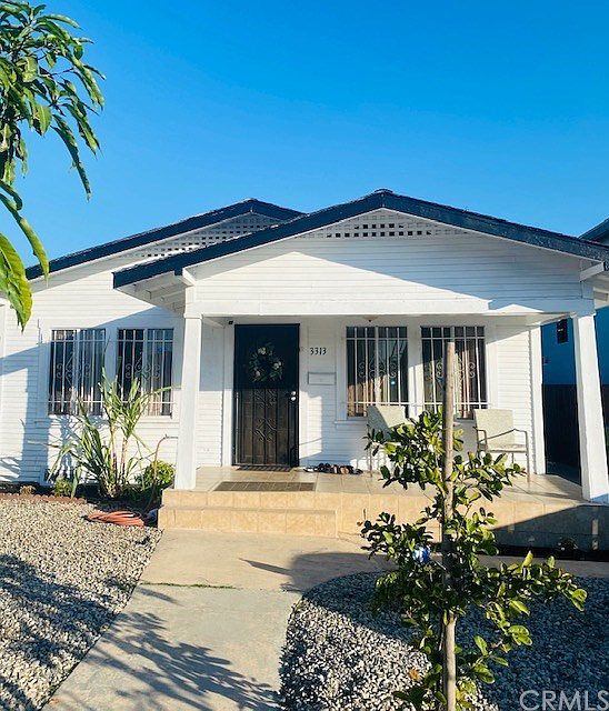 1st image of 3313 W 66th Pl