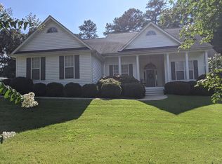 64 N Heathridge Dr, Sharpsburg, GA 30277