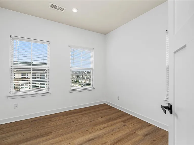 9001 Hickory Rd — Photo 22
