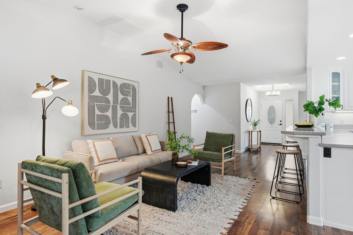 next background image