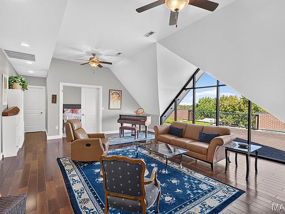 3rd image of 6451 Clayton Rd APT 405