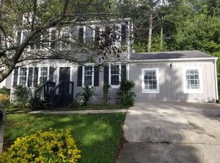 590 Woodcrest Manor Dr, Stone Mountain, GA
